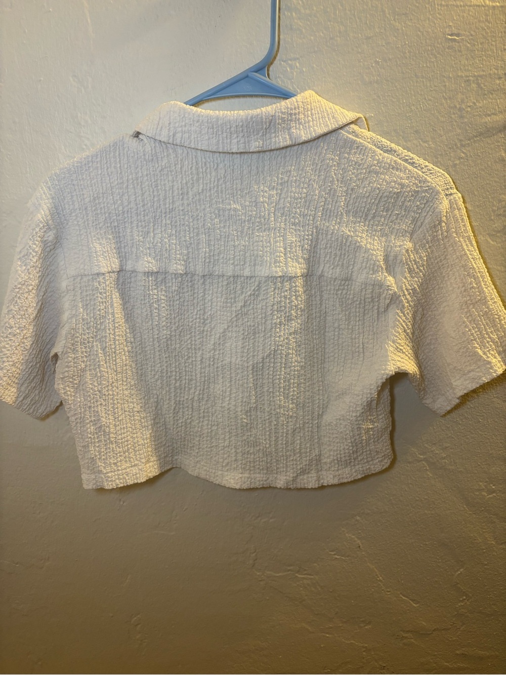 White Textured Cropped Button-Front Top - Picture 3 of 3